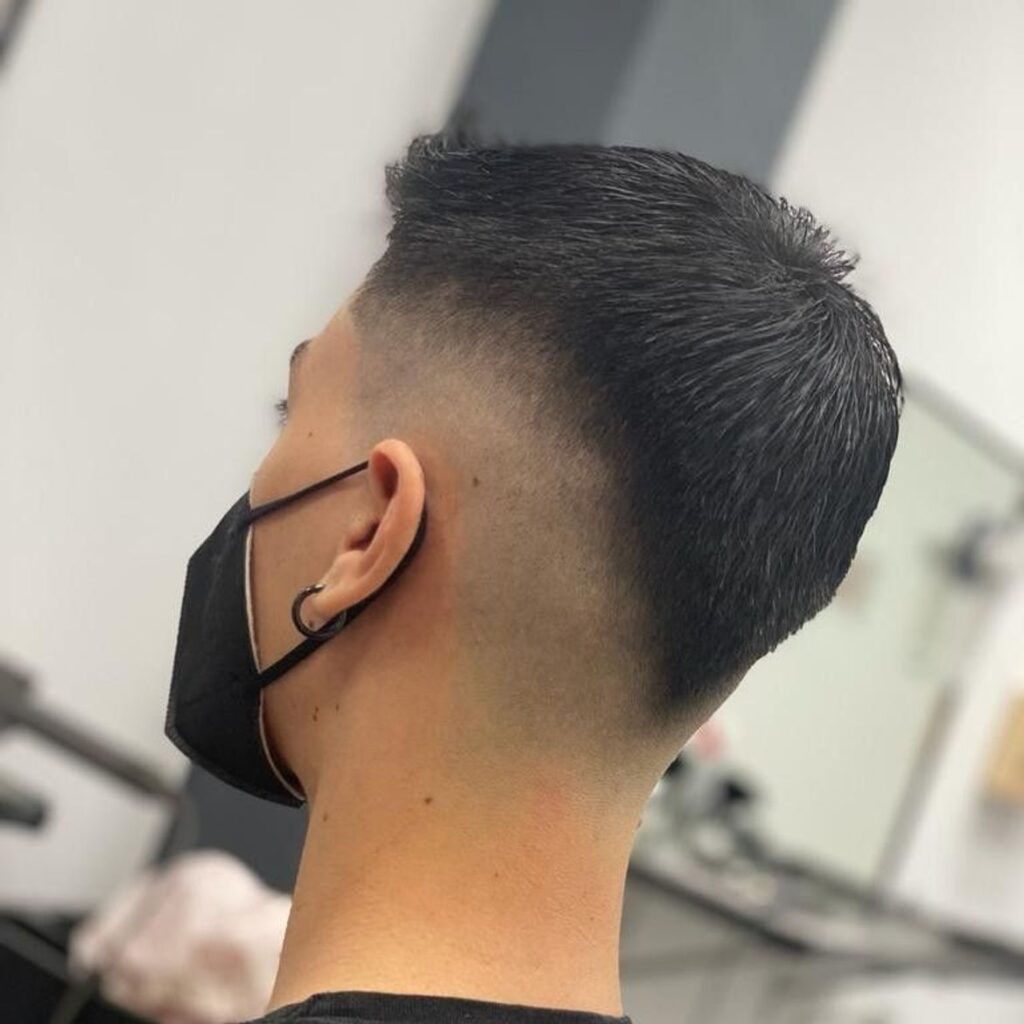 Cliente corte de pelo degradado en barbería peluquería en Las Palmas